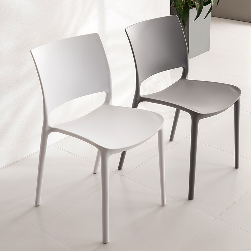 공장 직접 판매 럭셔리 현대 디자인 플라스틱 PP 식당 의자 쌓을 수있는 야외 정원 레저 식당 커피 의자